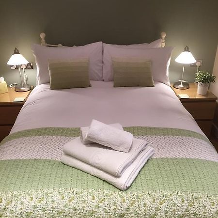Number 10 Serviced Apartment - City Center เซาธ์แธมป์ตัน ภายนอก รูปภาพ